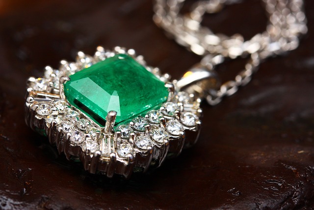 Plus qu’un bijou : les colliers Swarovski comme cadeaux inoubliables